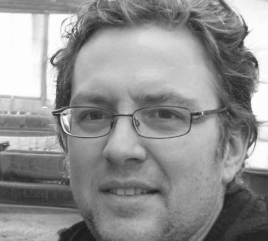 Retrato profesional de Álvaro Mendoza